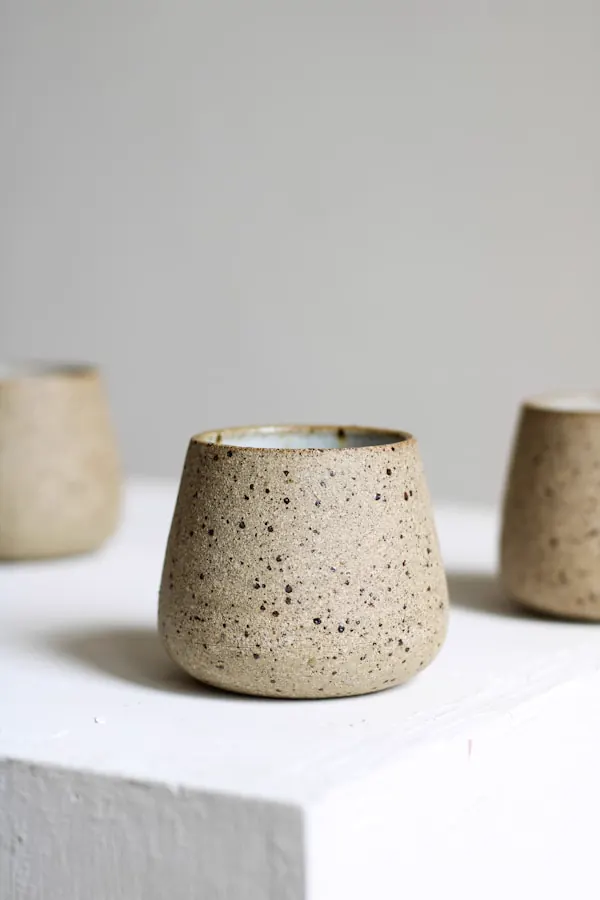 Théière artisanale en céramique